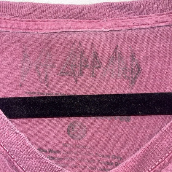 Urban Outfitters Def Leppard 1983 Tour Oversized Tee - Picture 6 of 6